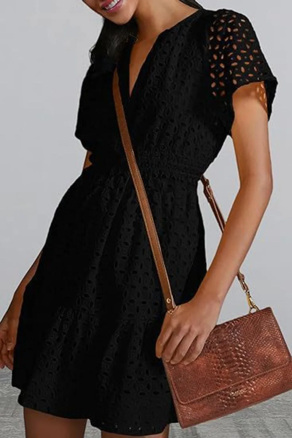 🌼 Eyelet Notched Short Sleeve Mini Dress 🌼