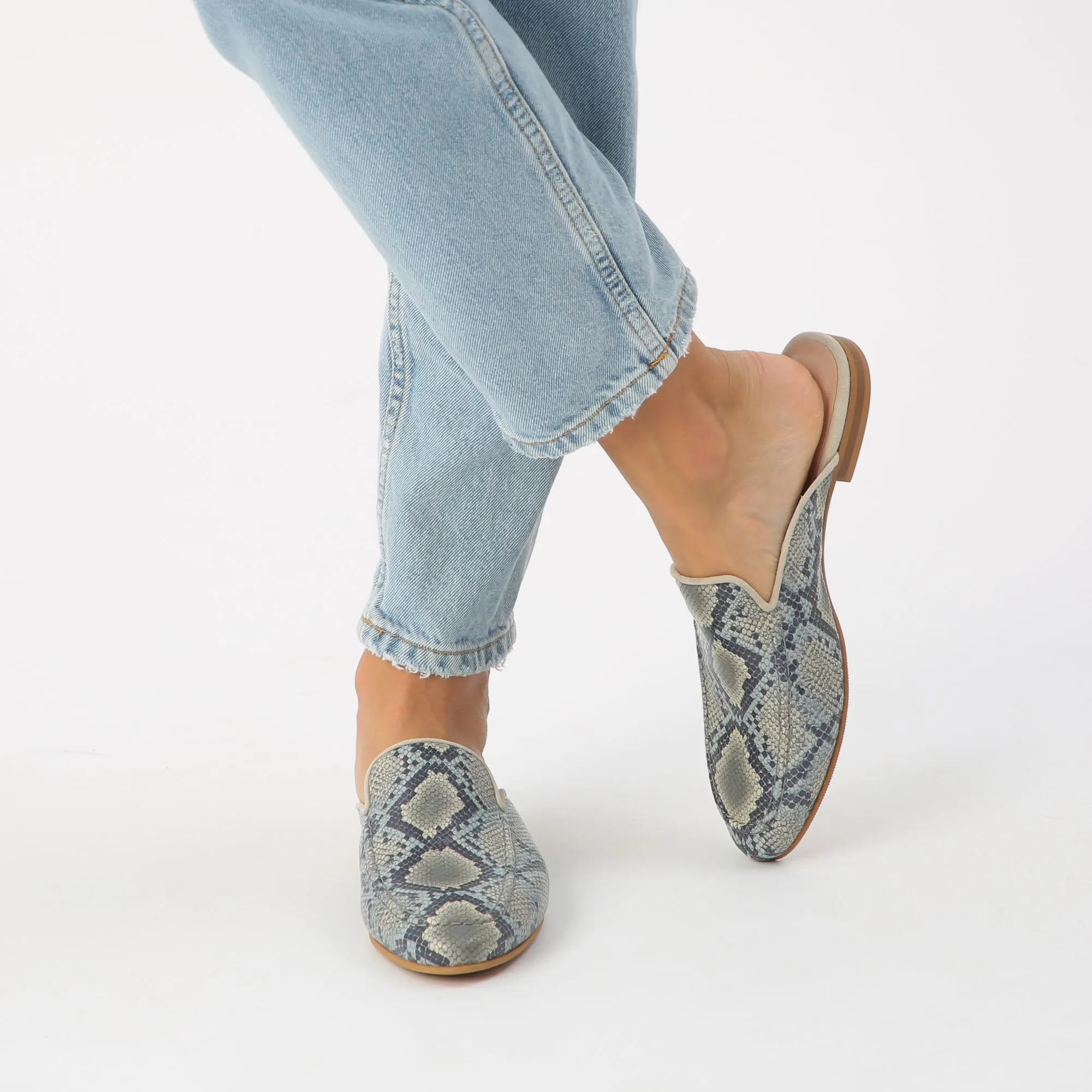 BARBARA slip-on mule - snake light blue