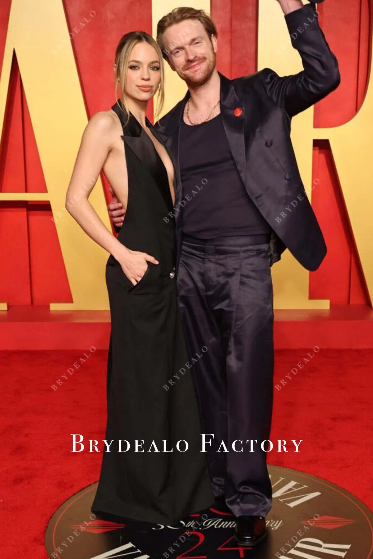 Claudia Sulewski Black Plunging Neck 2024 Oscars After Party Dress