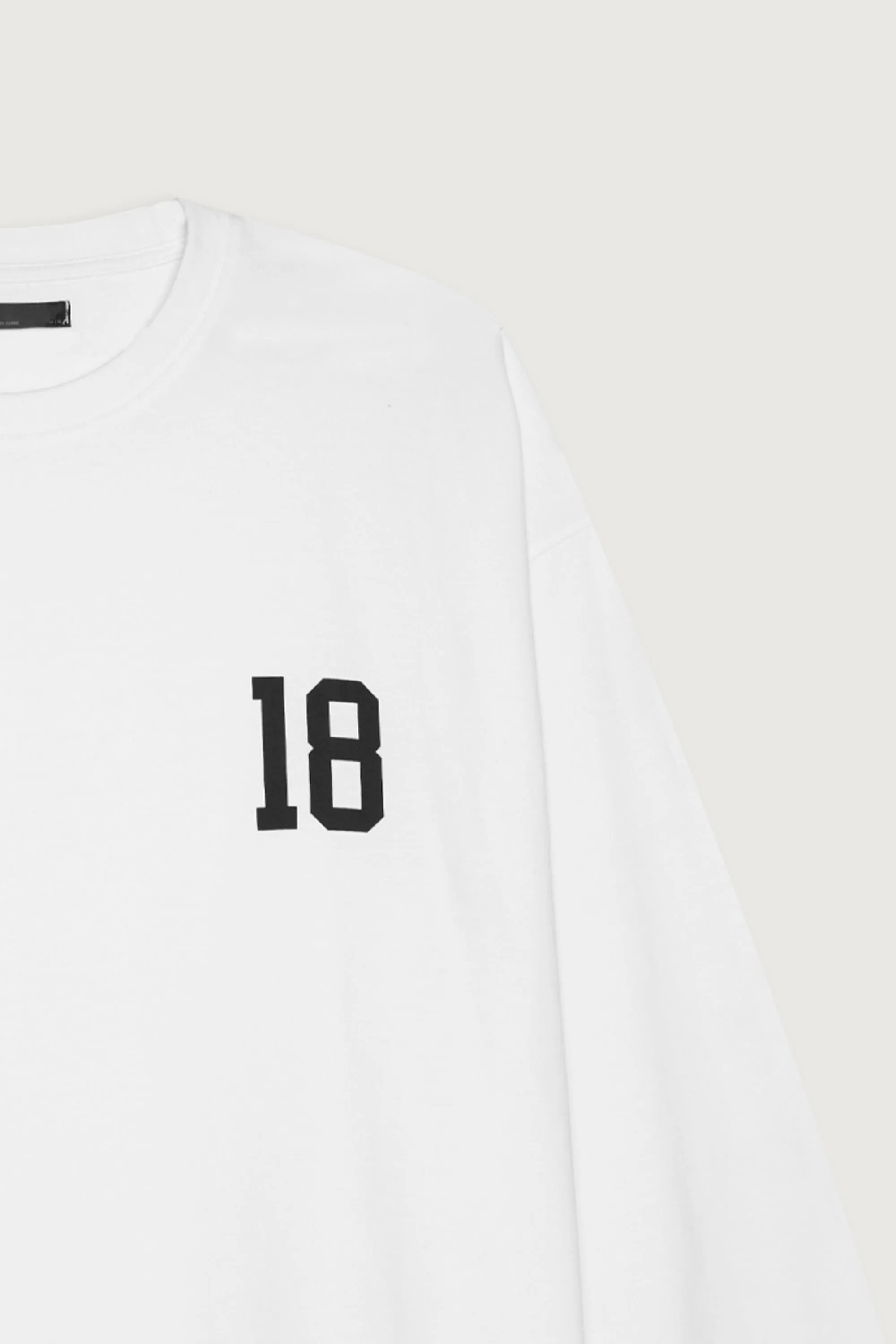GRAPHIC LONG SLEEVE TOP