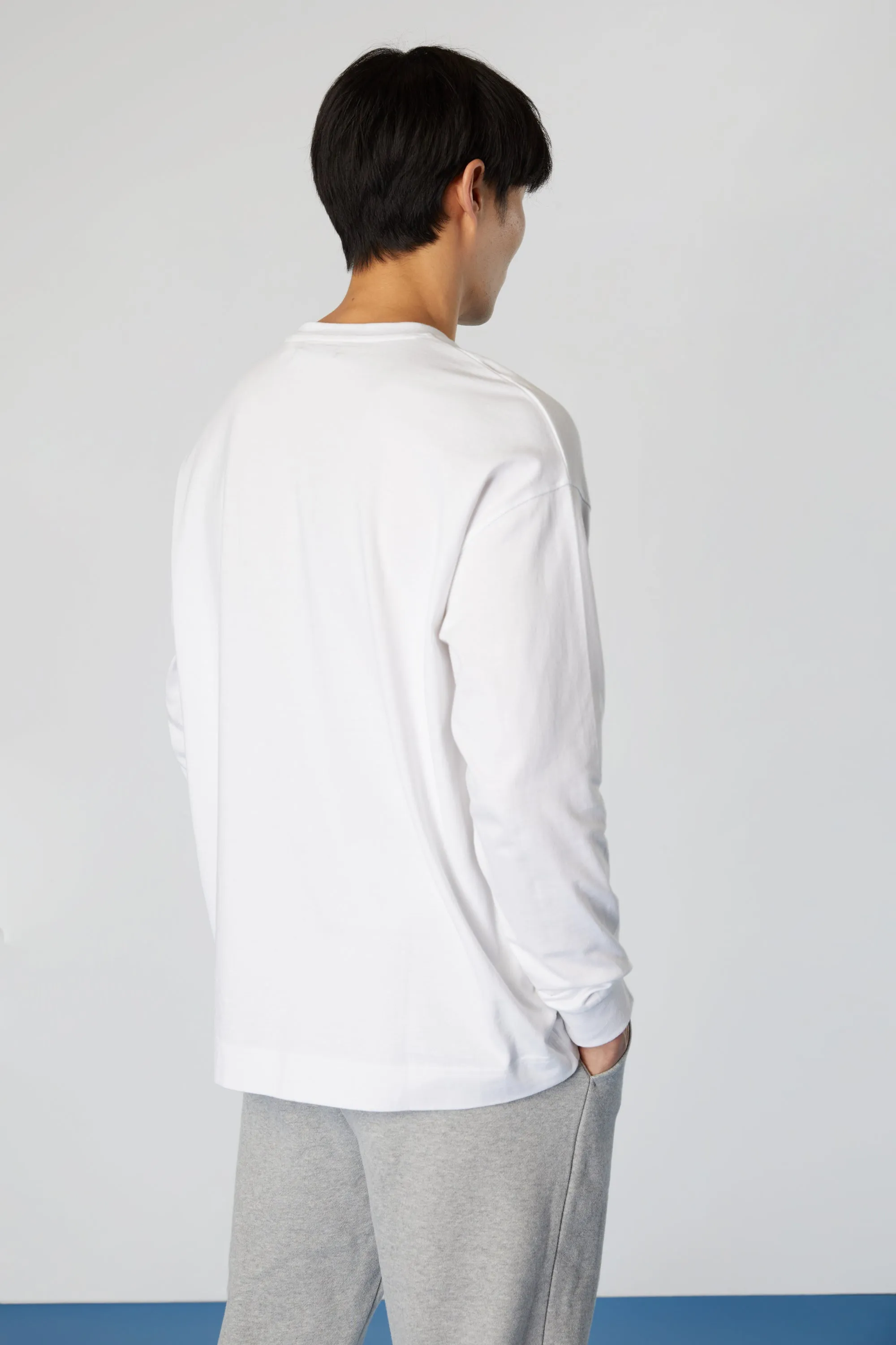 GRAPHIC LONG SLEEVE TOP