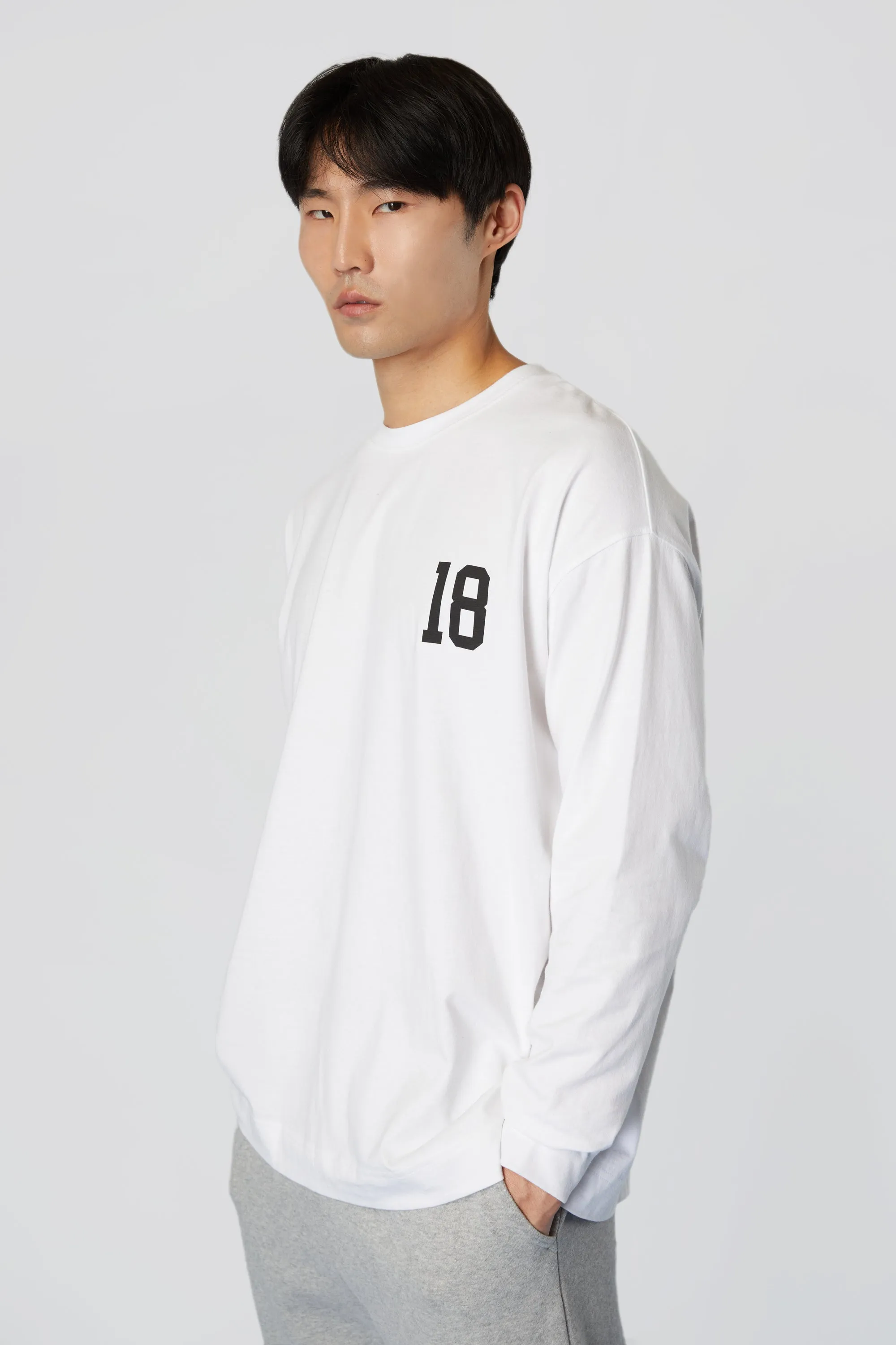 GRAPHIC LONG SLEEVE TOP