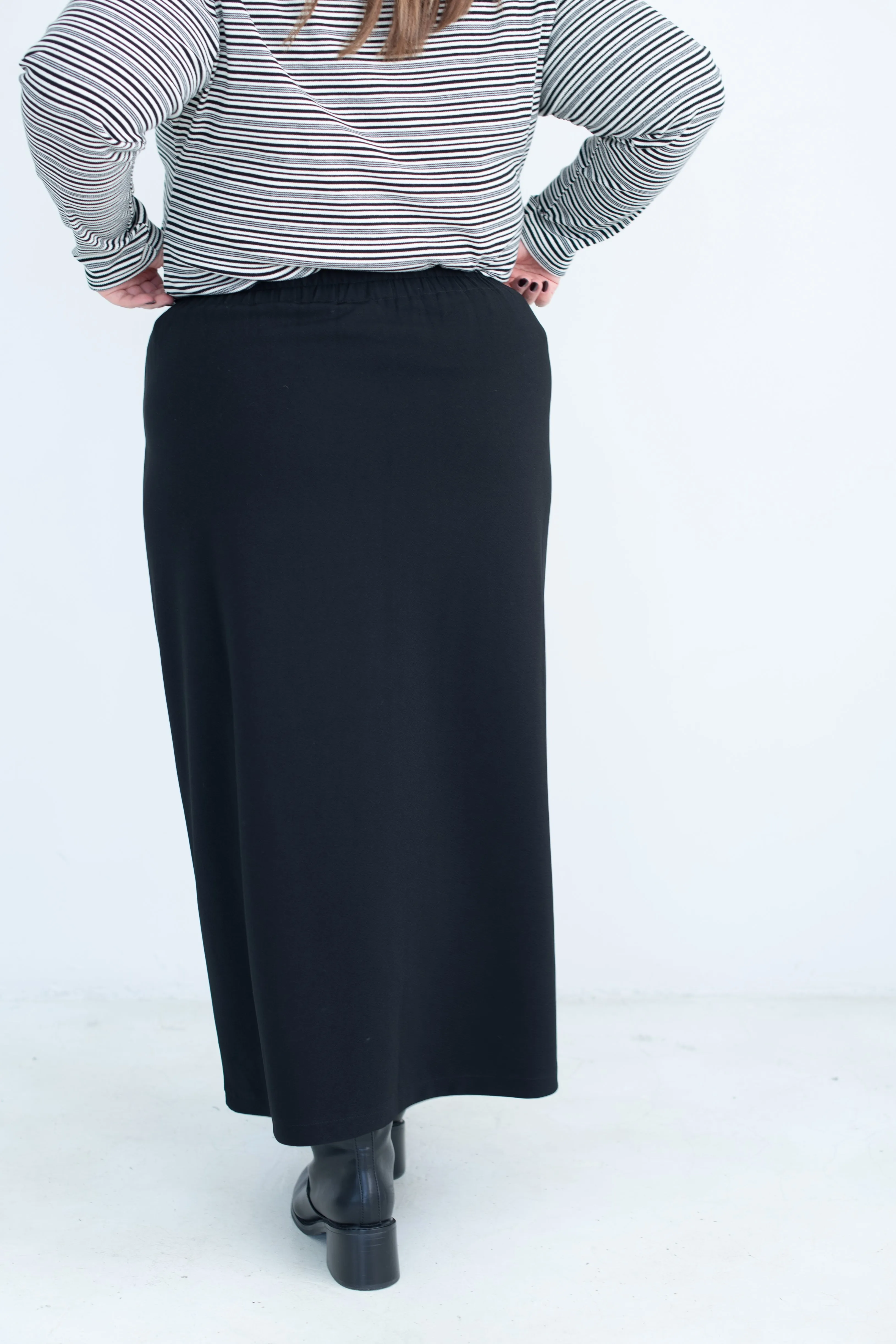 Maxi Pencil Skirt In Black