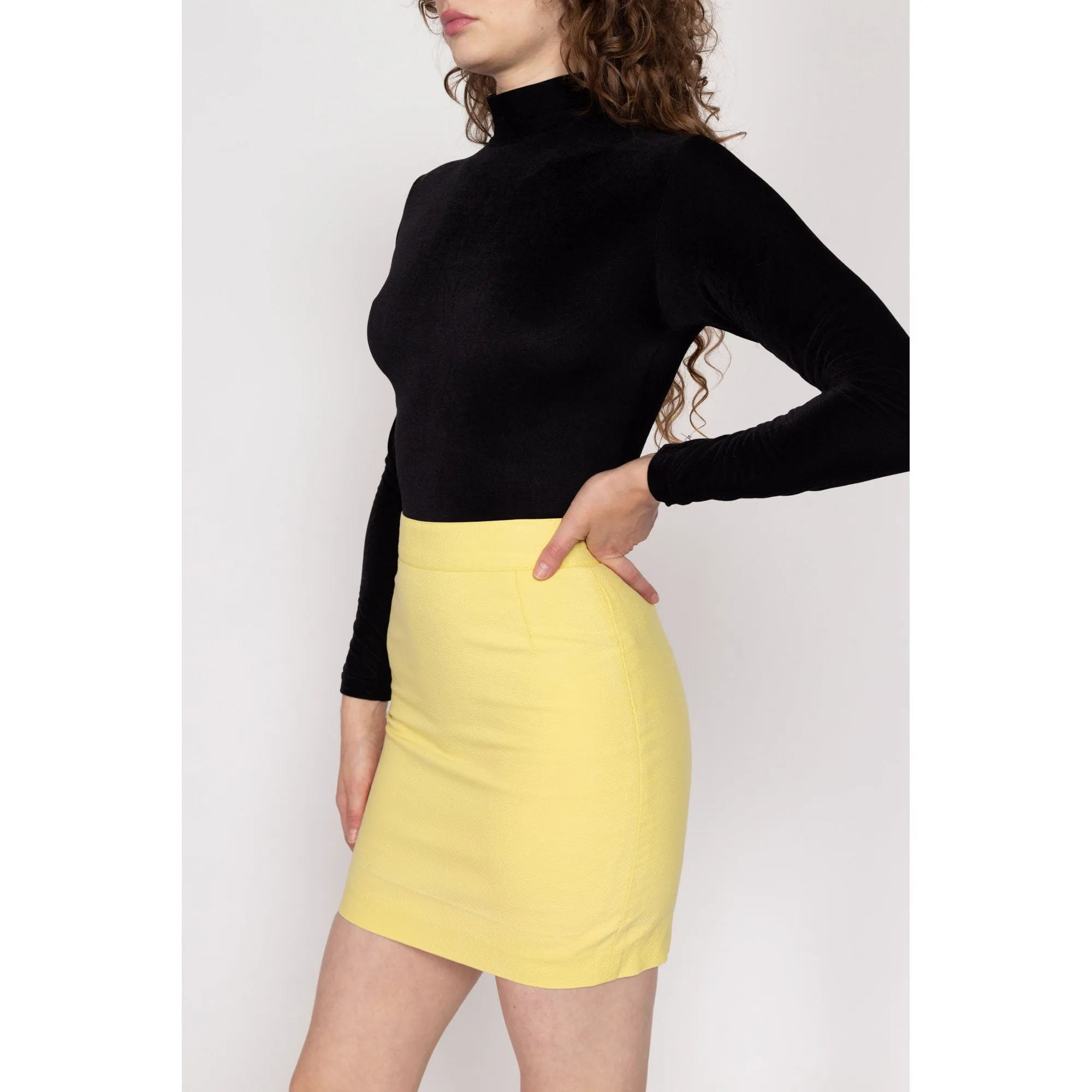Small 80s Yellow Waffle Textured Mini Skirt 26.5"