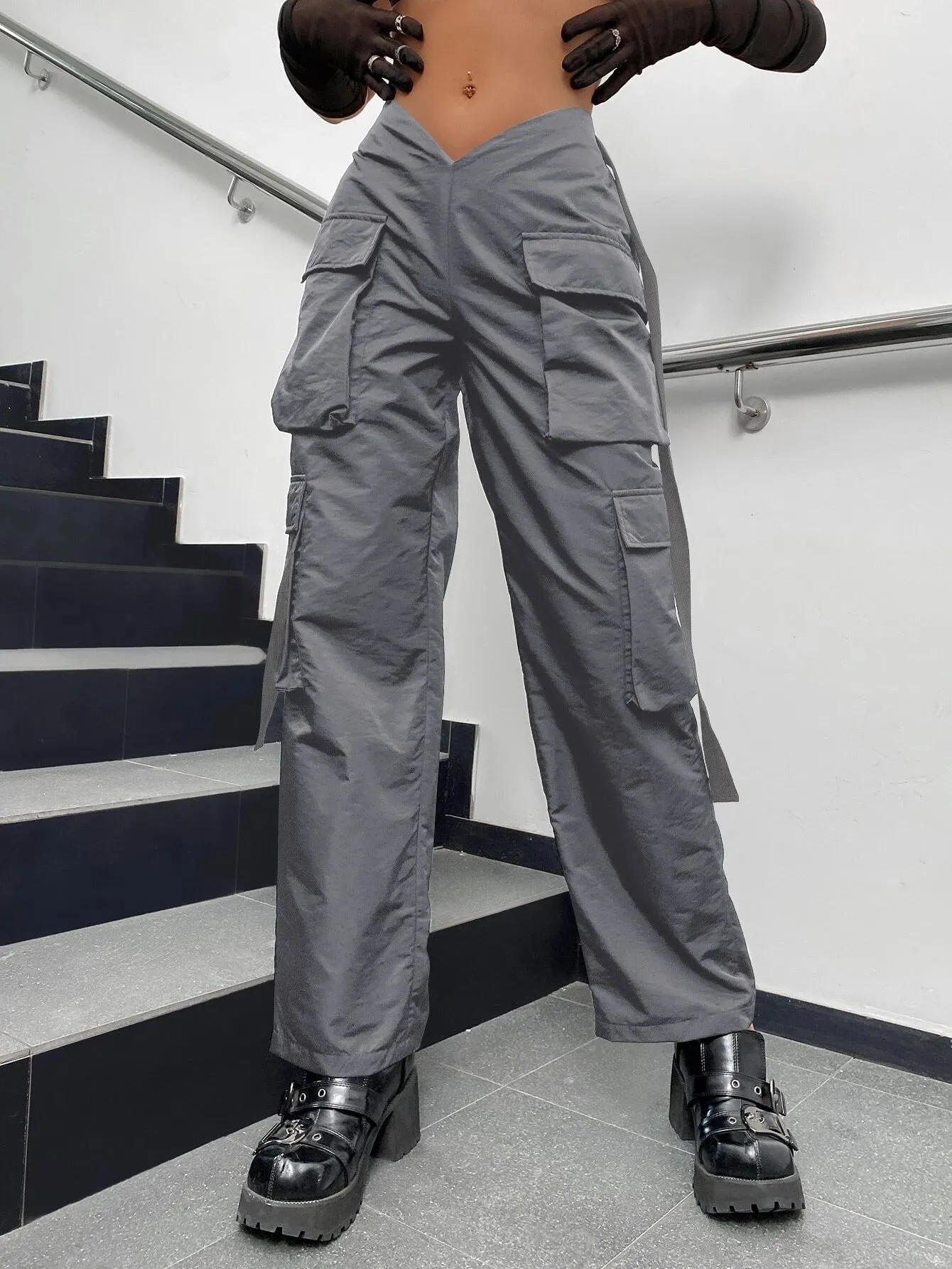 Street V Waist Flap Pocket Side Cargo Pants