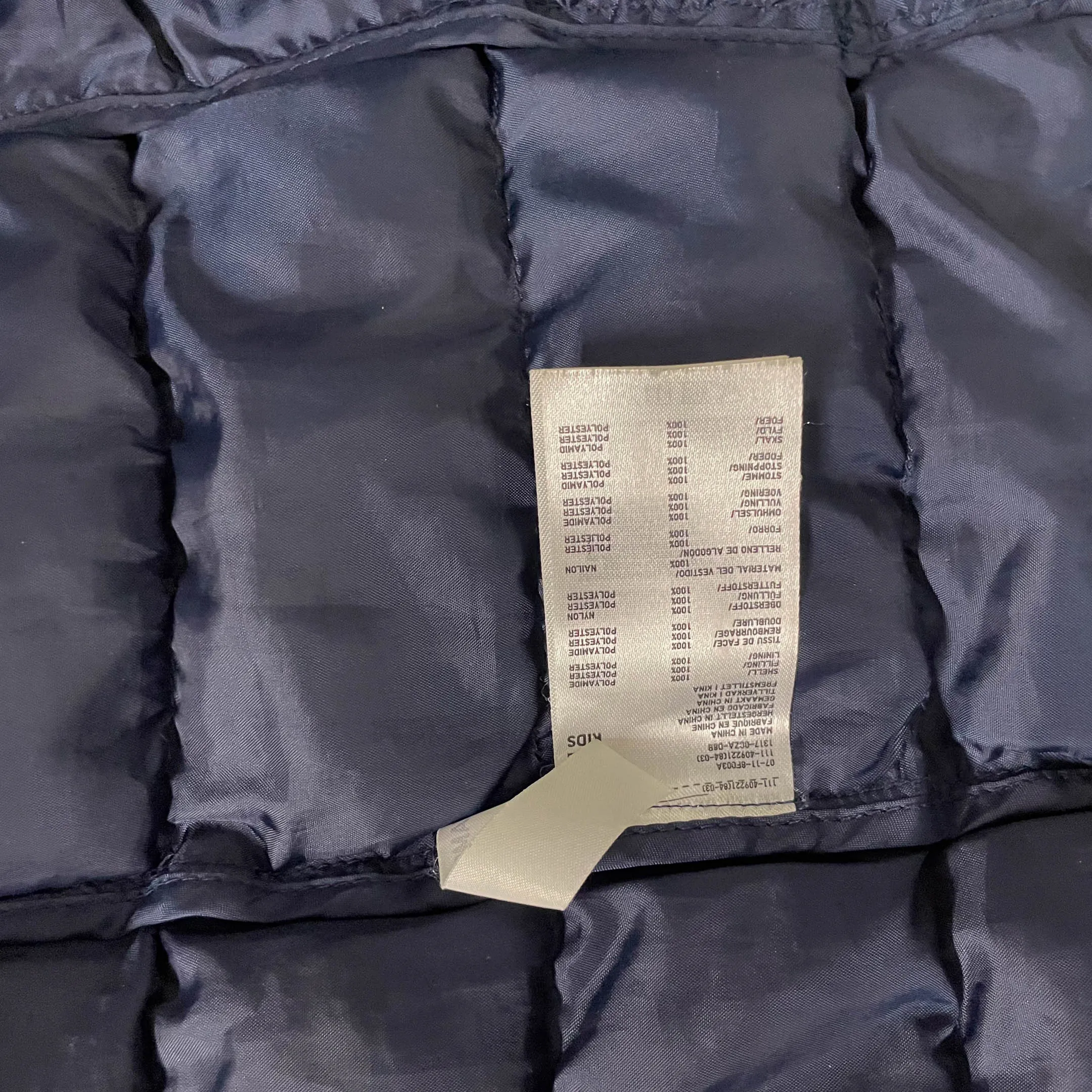 Vintage Uniqlo Kids puffer padded navy sleeveless jacket in S| 9-13YRS| SKU 3740