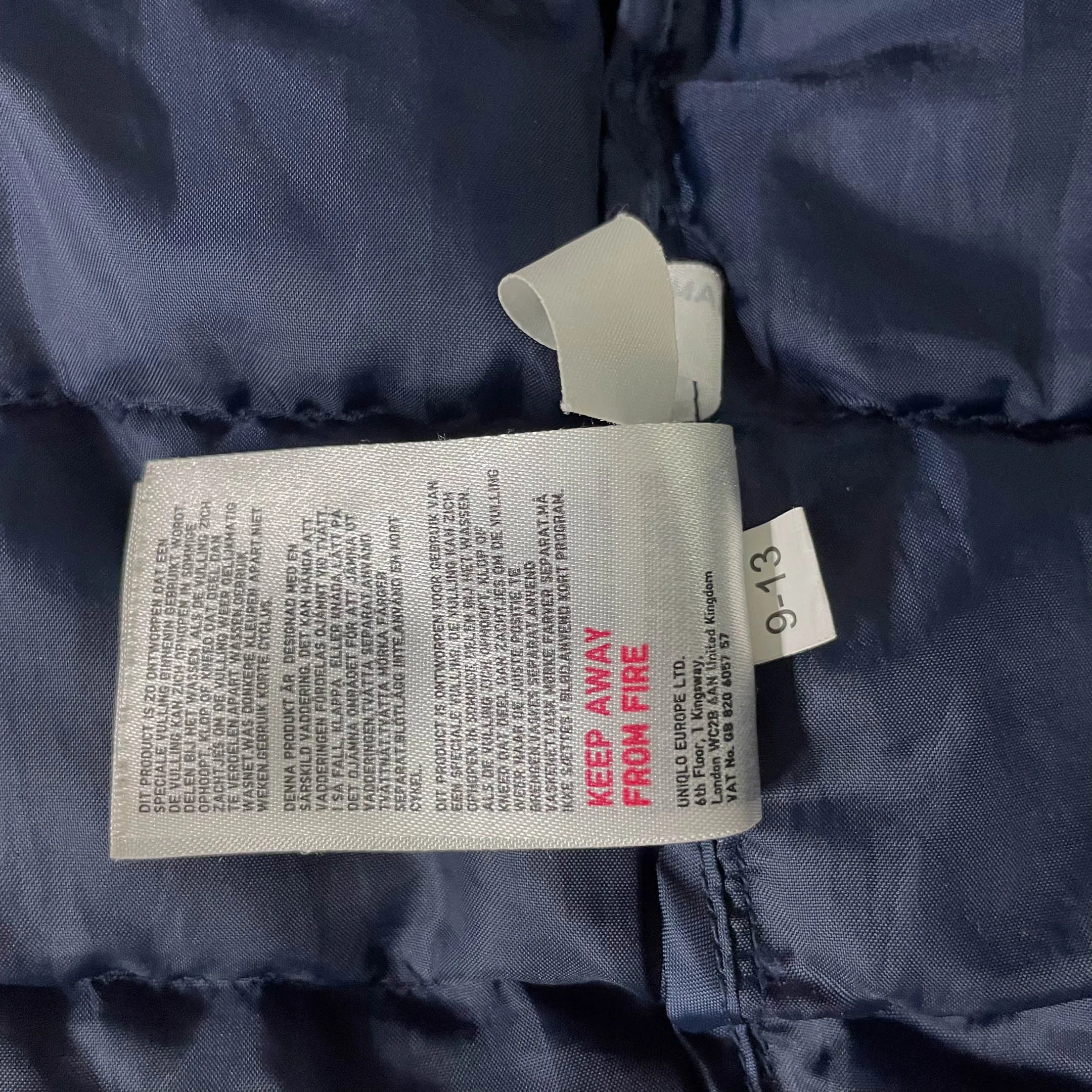 Vintage Uniqlo Kids puffer padded navy sleeveless jacket in S| 9-13YRS| SKU 3740
