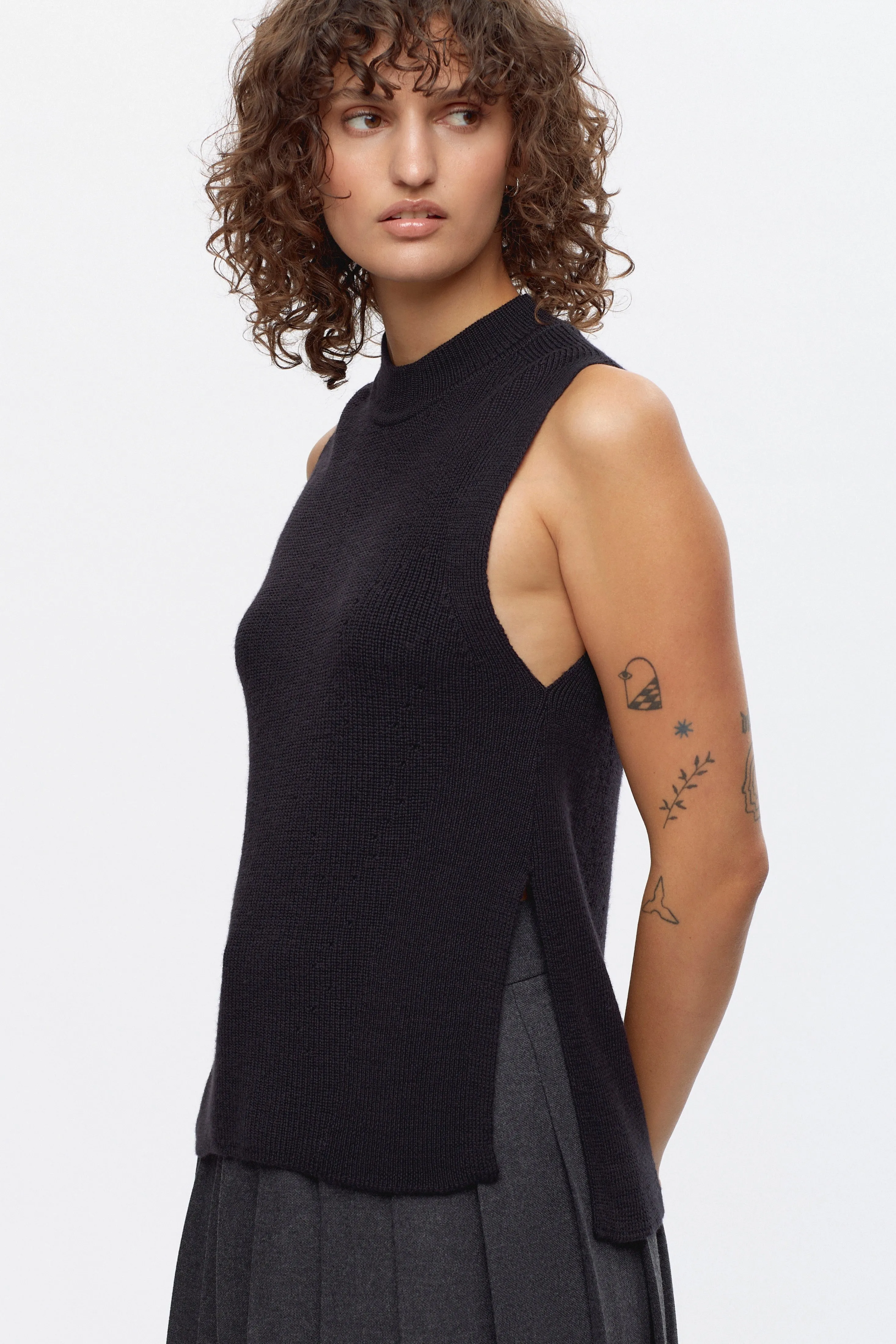 Women's Maadi Vest in Black